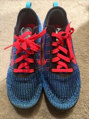 Nike Kids Blue Knit Sneakers with Red Laces
